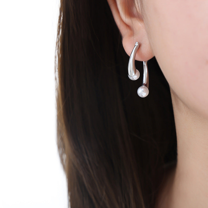 Vintage Curve Asymmetric Pearl Earrings