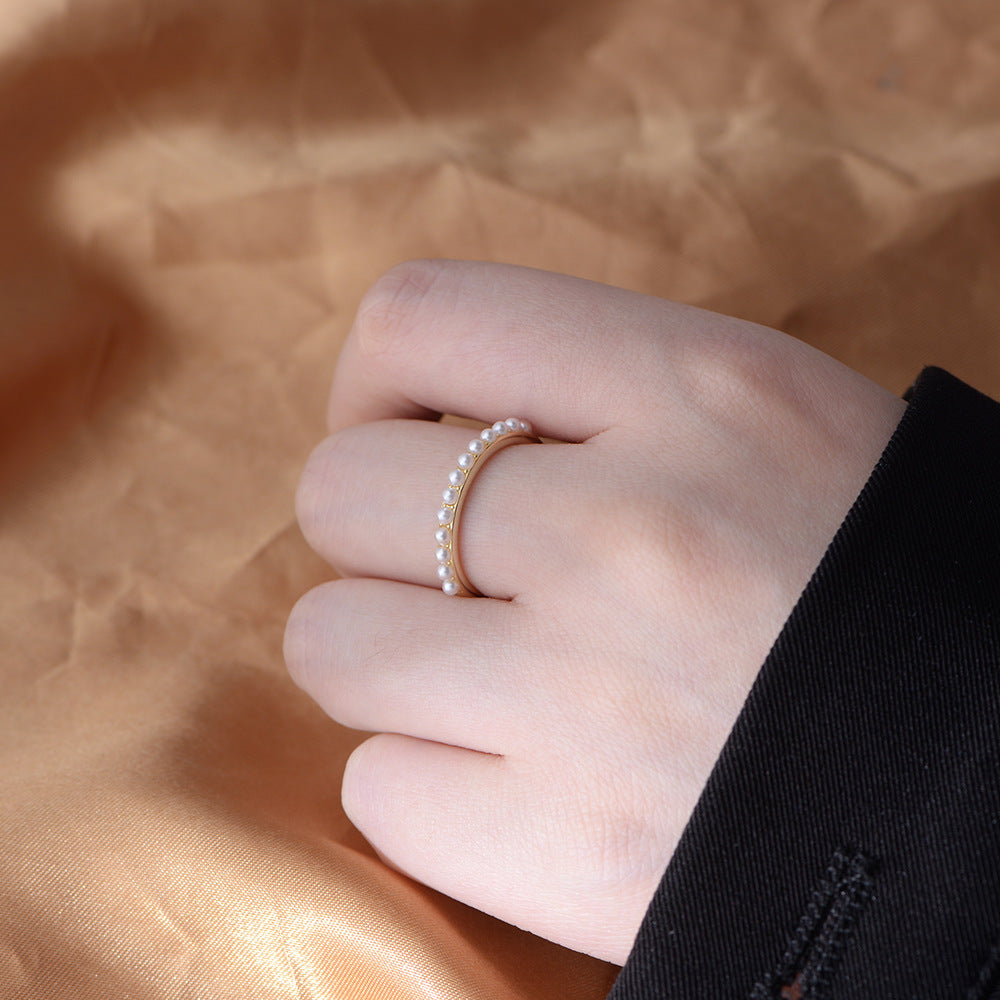 Minimalistic Pearl Ring