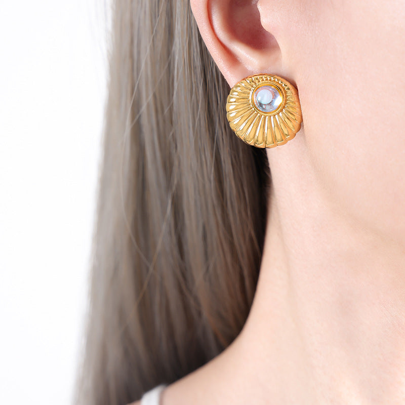 Scallop Screw Thread Pearl Earrings