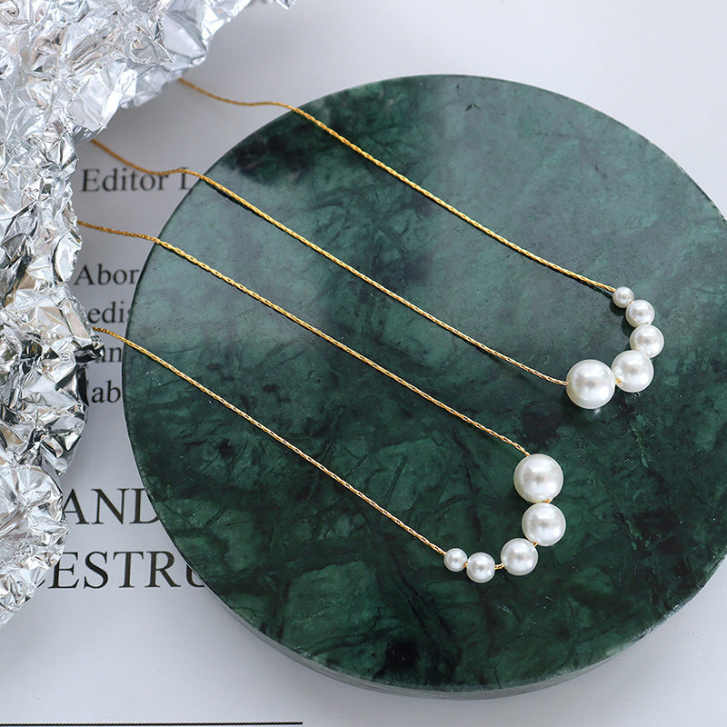 Gradient Size Floating Pearl Pendant Necklace