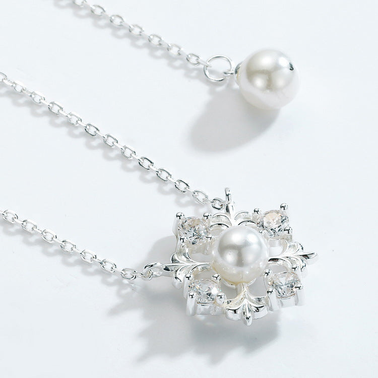 Pearl Pendant With Snowflake Necklace