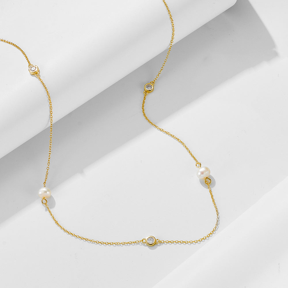 Minimalistic Freshwater Pearl Clavicle Necklace