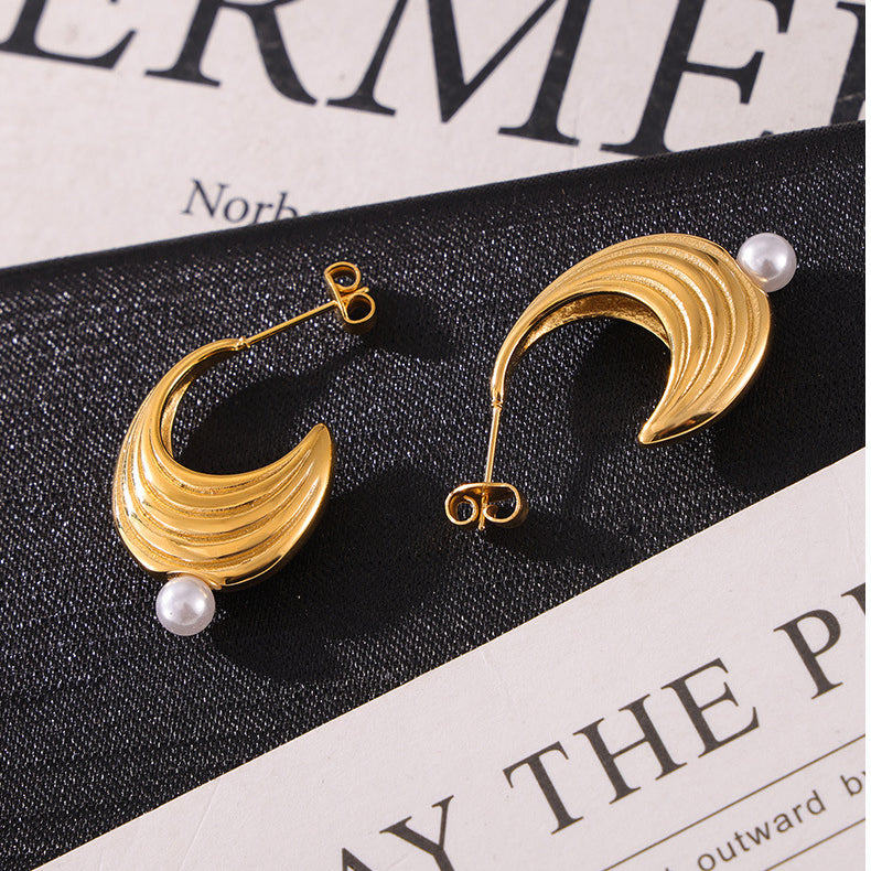 Personality Moon Shape Pearl Earrings