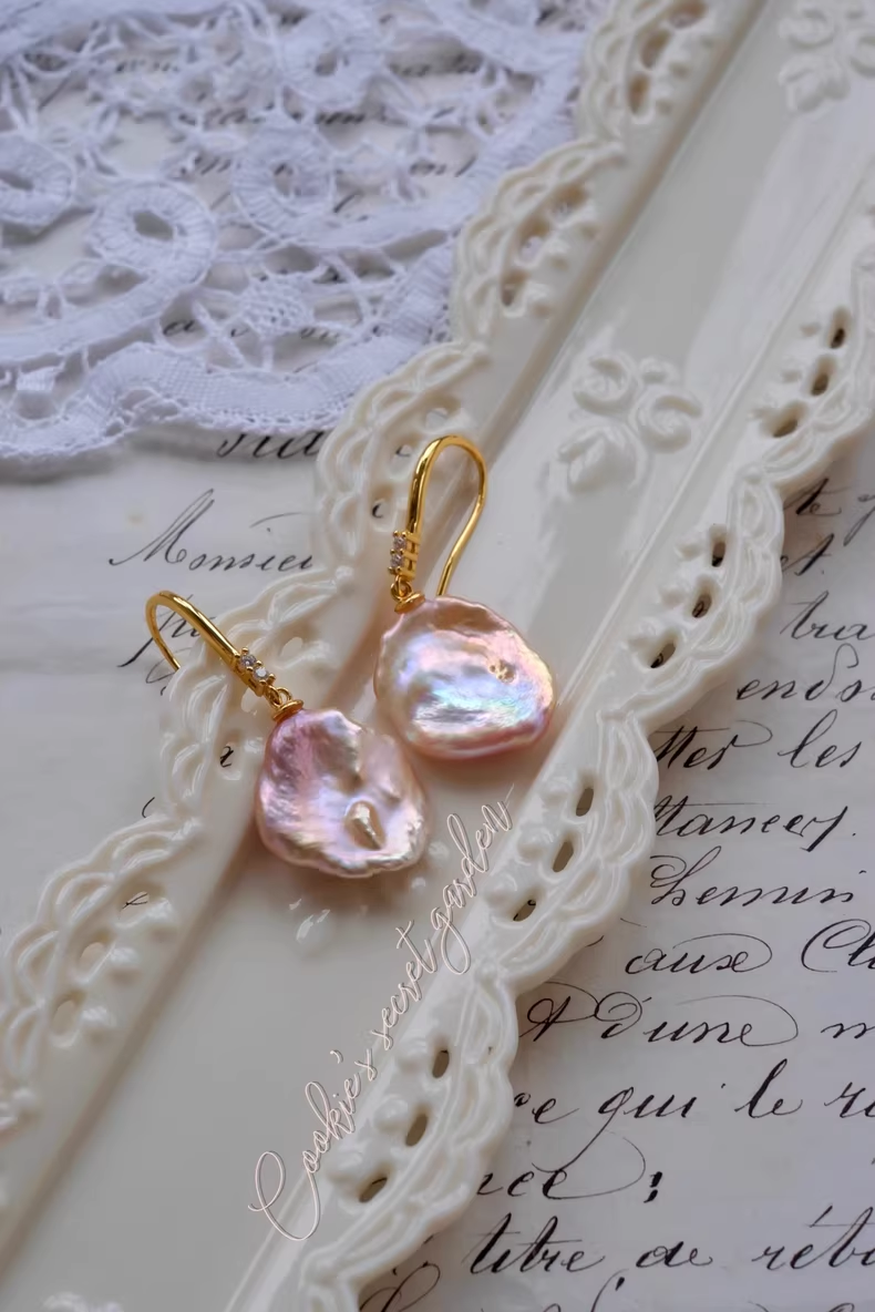 【Monet Garden Collection】 Handmade Hook Baroque Pearl Dangle Earrings