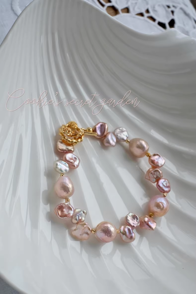 【Monet Garden Collection】 Handmade Peach Oolong Baroque Pearl Bracelet