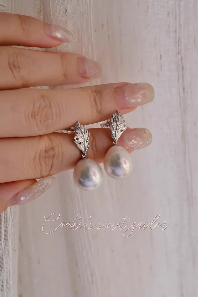 【Monet Garden Collection】 Handmade Leaf Teardrop Baroque Pearl Earrings