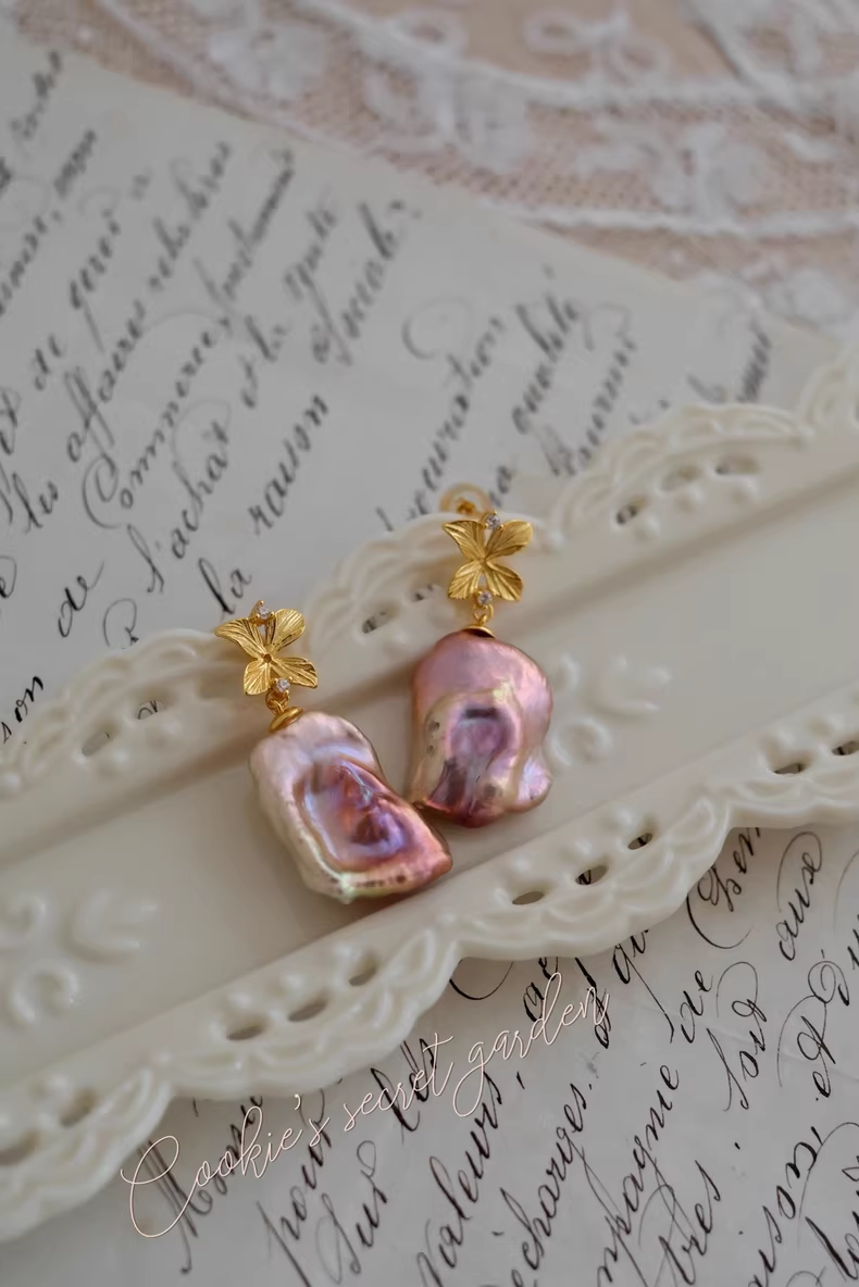 【Monet Garden Collection】 Handmade Flower Baroque Pearl Drop Earrings