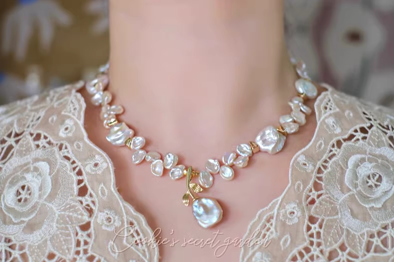 【Monet Garden Collection】 Handmade Ethereal Beauty Petal Baroque Pearl Necklace