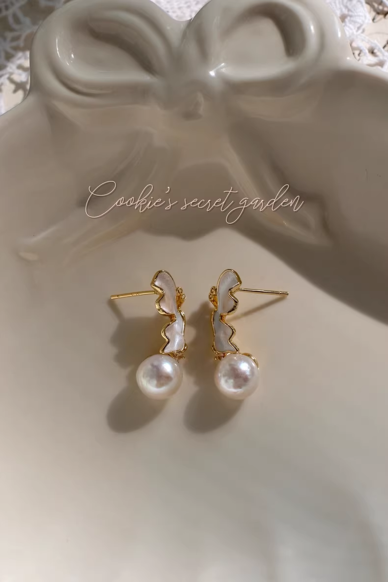 【Monet Garden Collection】 Handmade Butterfly Baroque Pearl Earrings