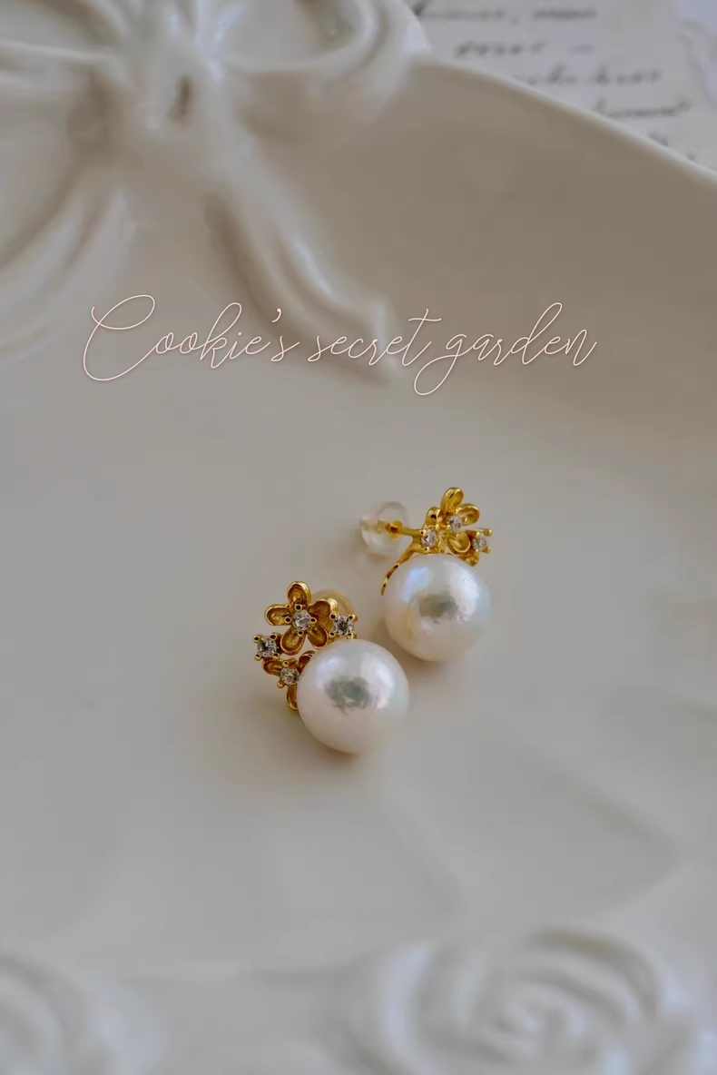 【Monet Garden Collection】 Handmade Flower Freshwater Pearl Stud Earrings