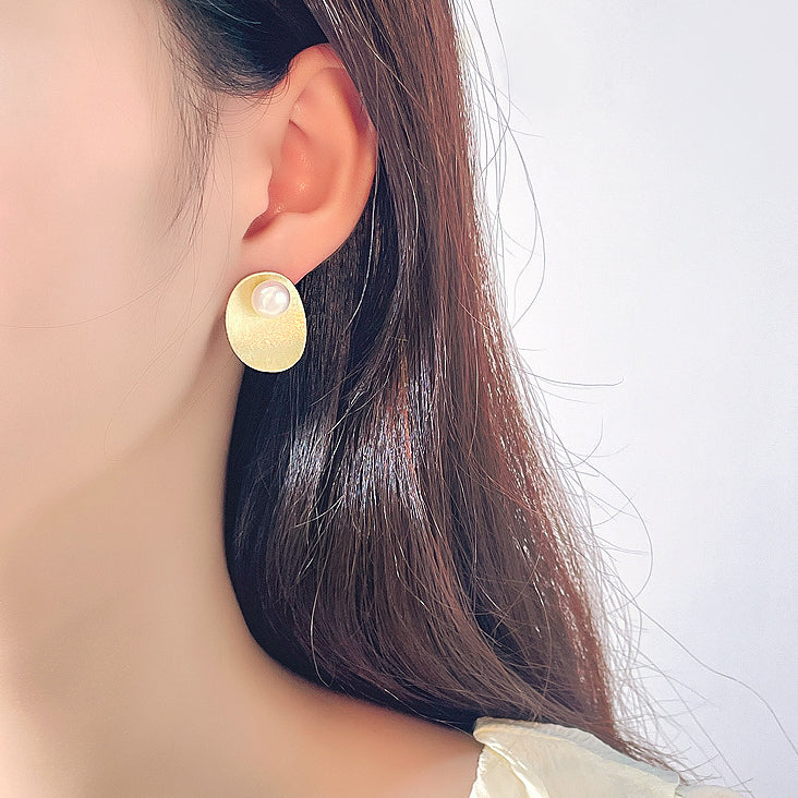 Retro Matt Round Plate Pear Earrings