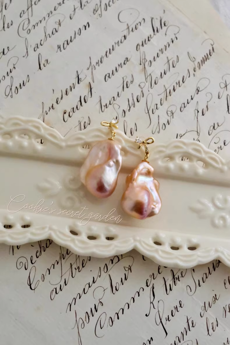 【Monet Garden Collection】 Handmade Morning Mist Baroque Pearl Earrings