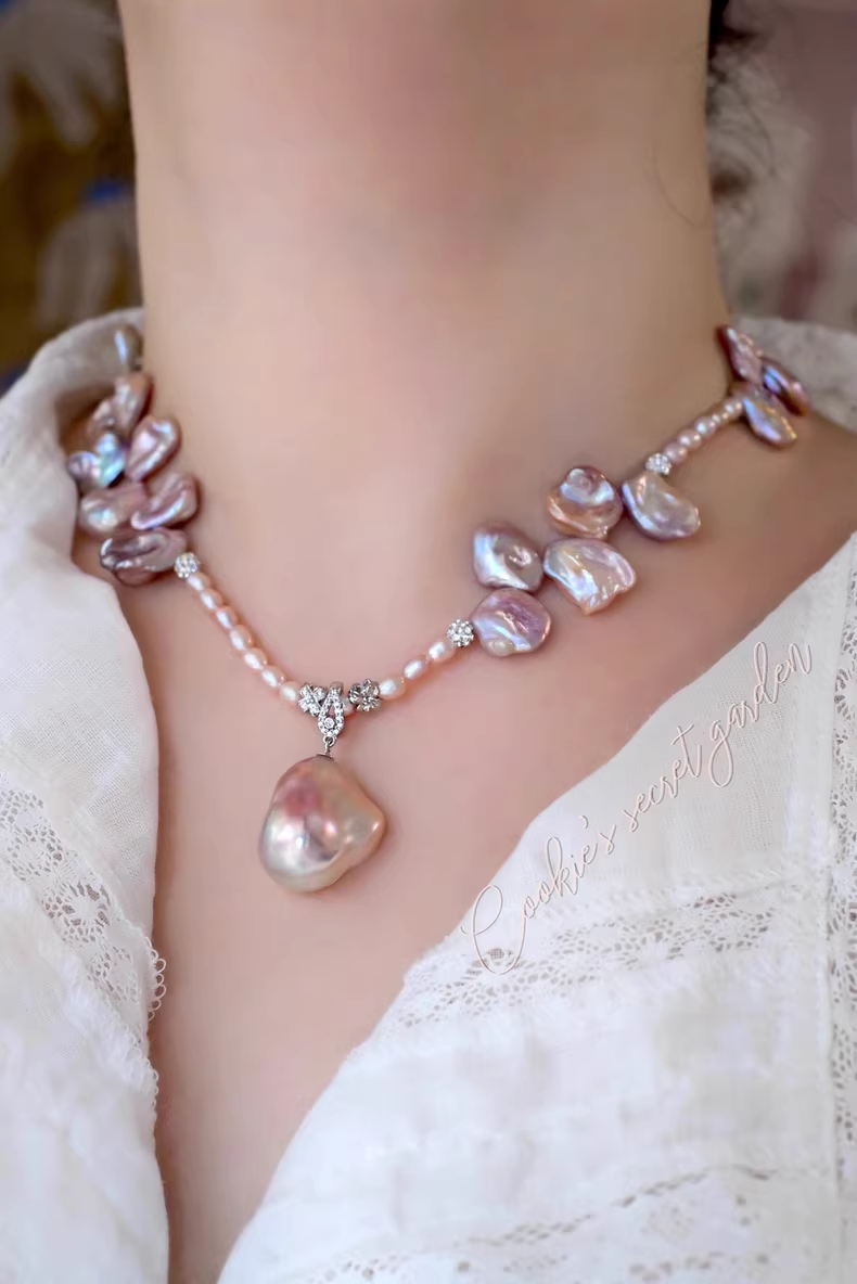 【Monet Garden Collection】 Handmade Tulip Baroque Pearl Pendant Necklace