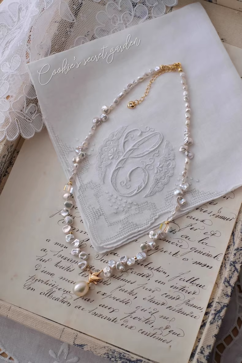 【Monet Garden Collection】 Handmade Flying Bird Baroque Pearl Necklace