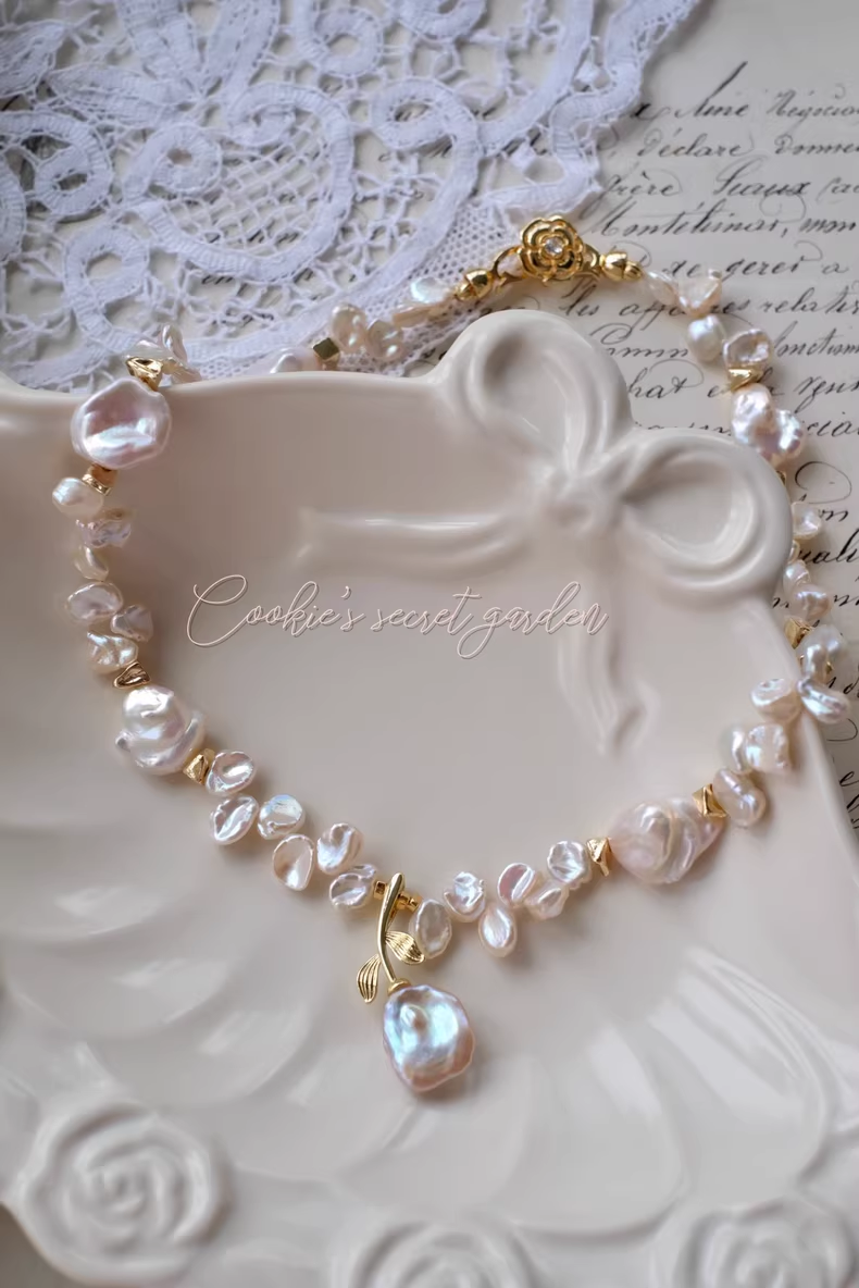 【Monet Garden Collection】 Handmade Ethereal Beauty Petal Baroque Pearl Necklace