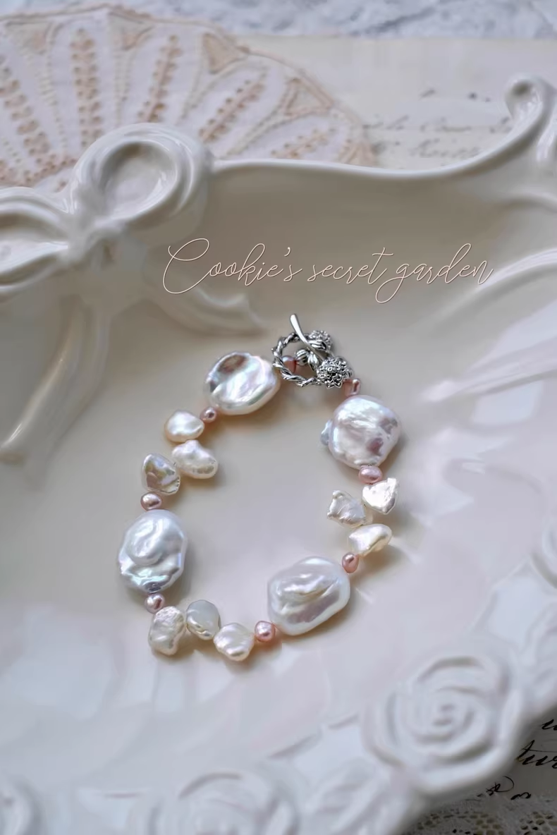 【Monet Garden Collection】 Handmade Swan Baroque Pearl Bracelet