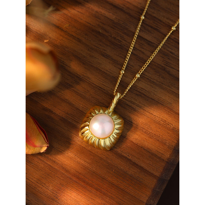 Minimalist Freshwater Pearl Pendant Necklace