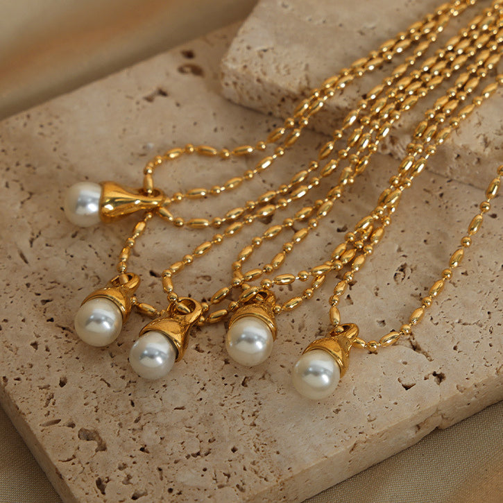 Simple Pearl Pendant Necklace