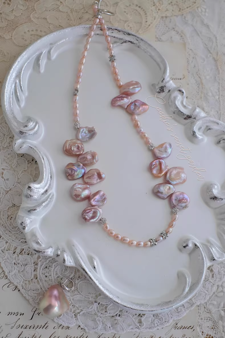 【Monet Garden Collection】 Handmade Tulip Baroque Pearl Pendant Necklace