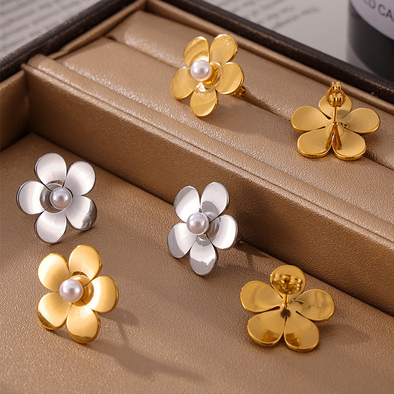 Simple Flower Pearl Stud Earrings