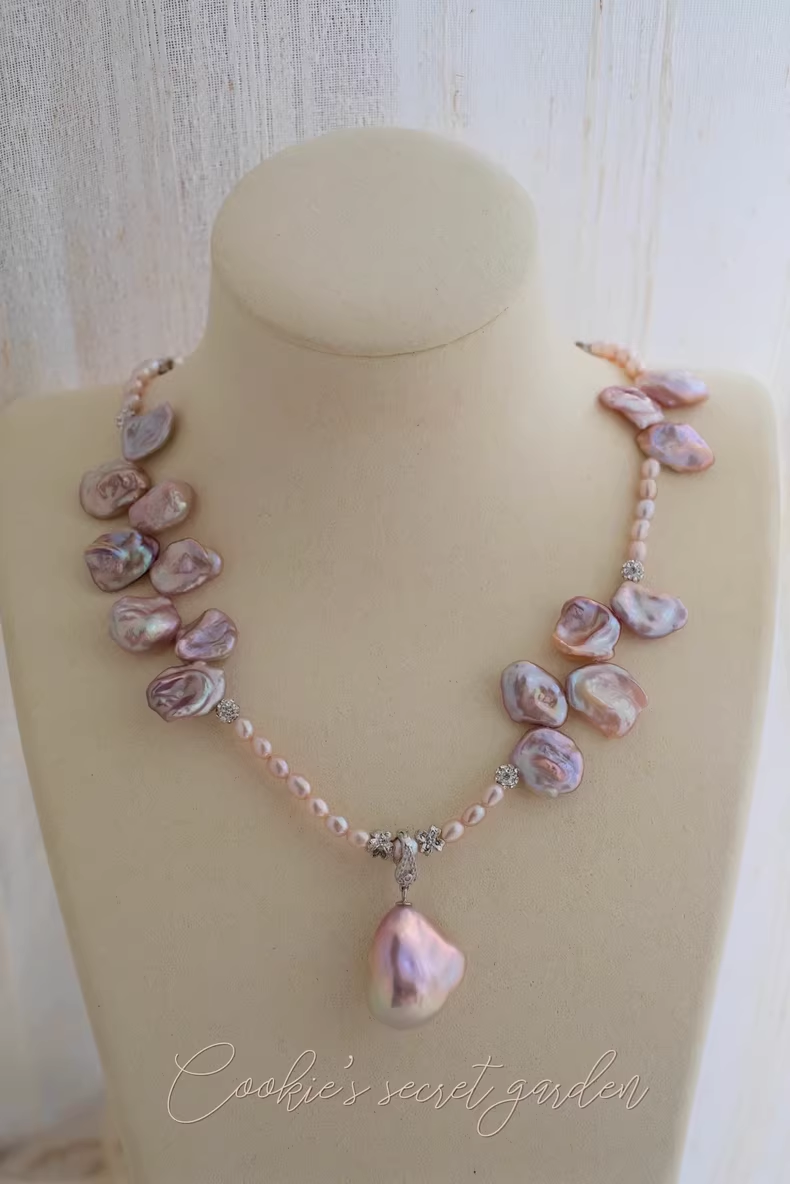 【Monet Garden Collection】 Handmade Tulip Baroque Pearl Pendant Necklace