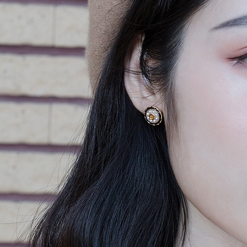 Black Pearl Earring With Natural Amber