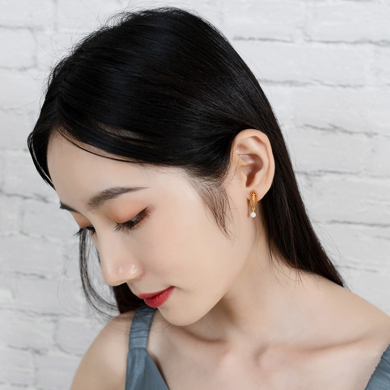 Hollow Flower Pattern Pearl Earrings