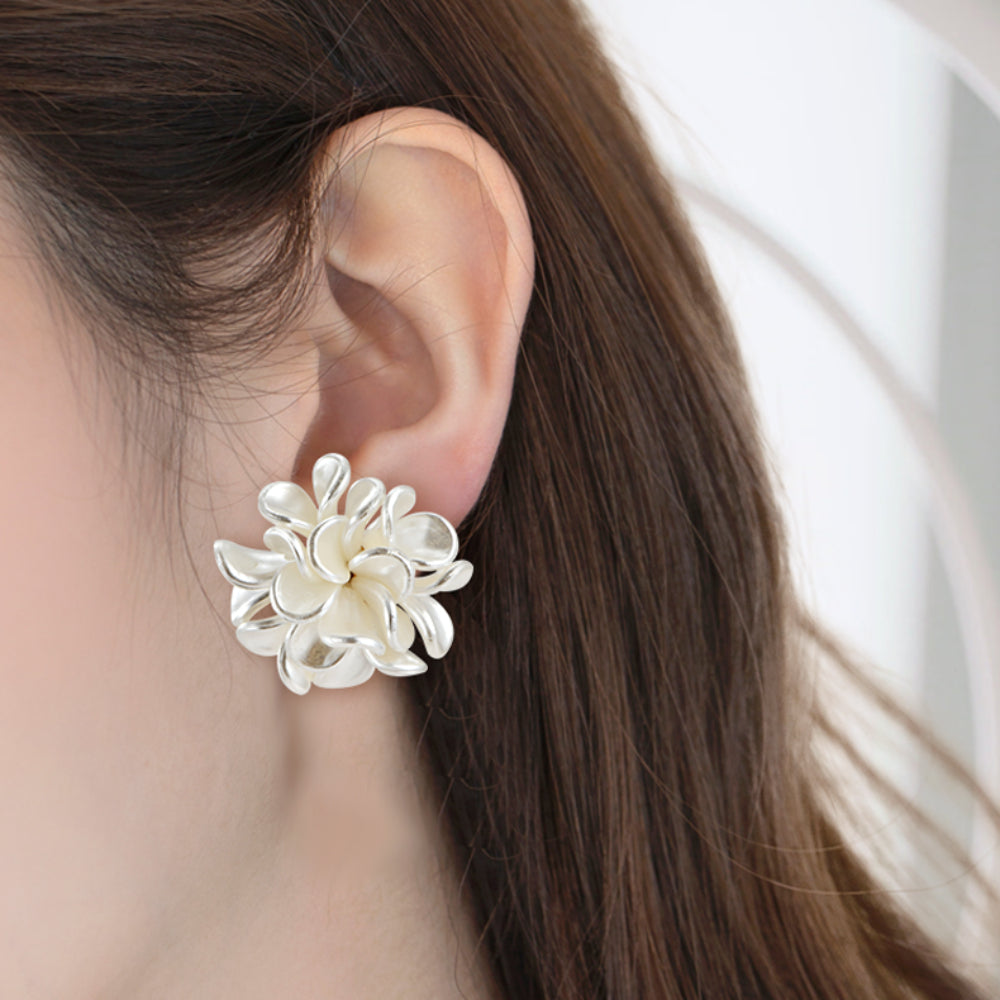 Flower Pearl Petal Earrings