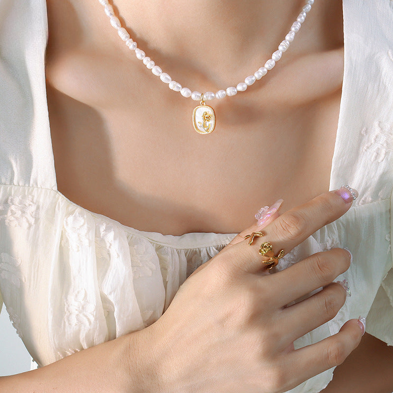 Elegant Rose Tag Pearl Necklace