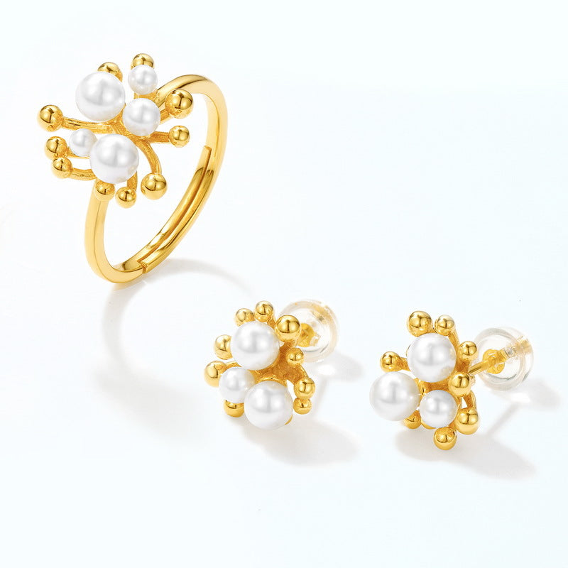 Pistil Cluster Pearl Ring