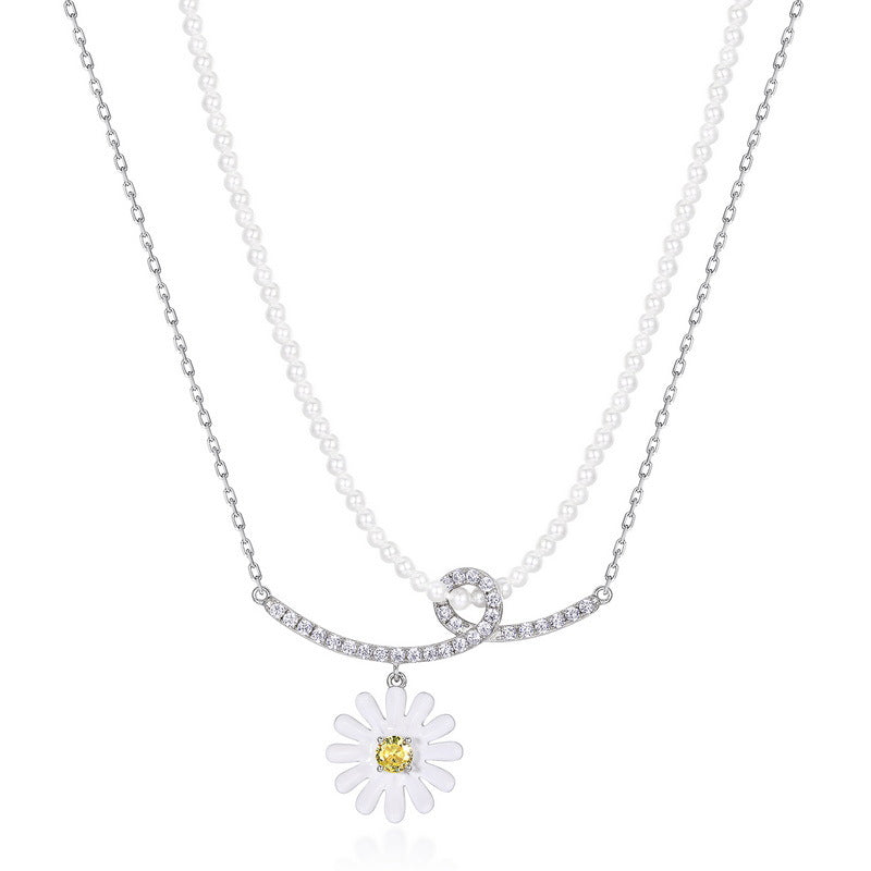Pearl Chain And Daisy Necklace
