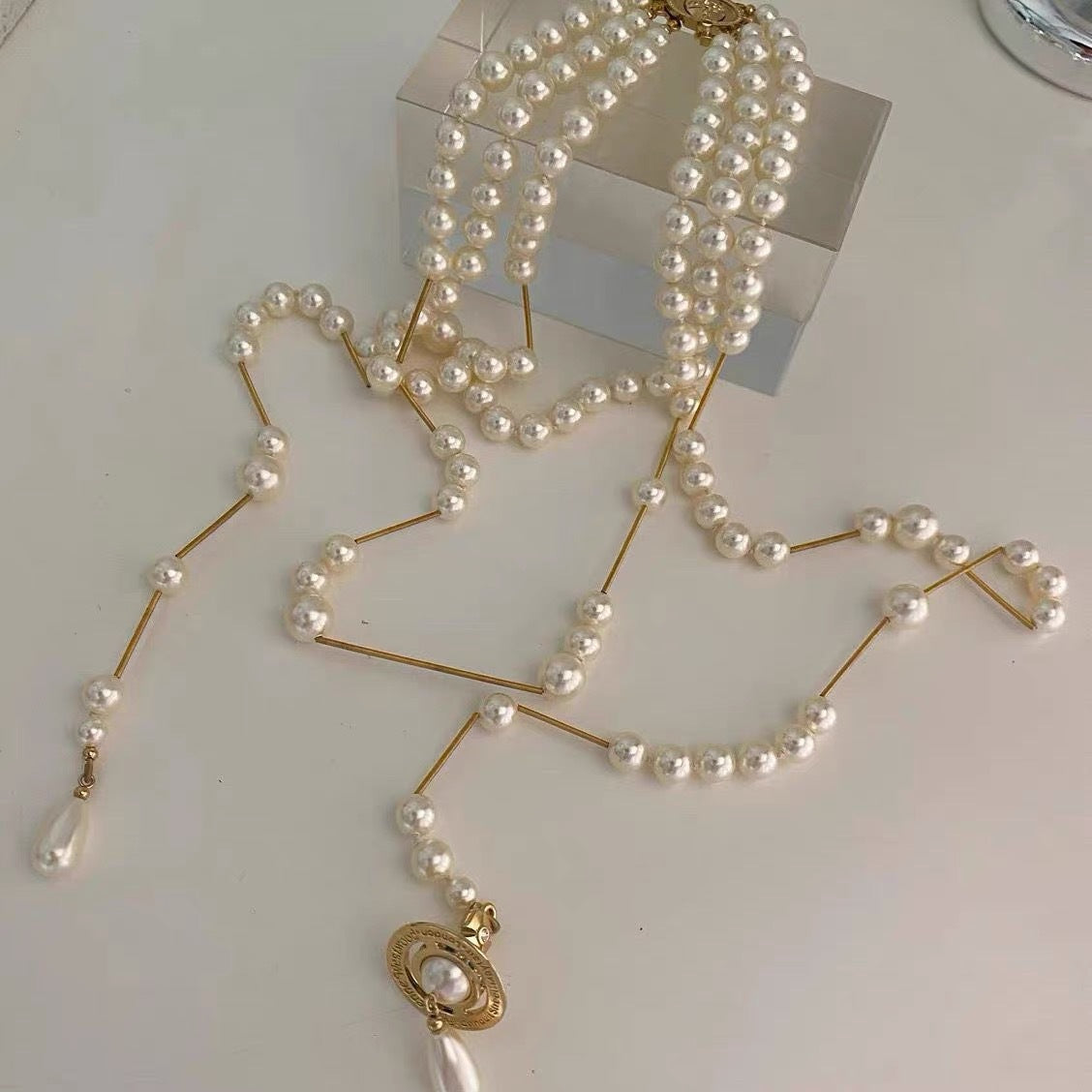 Vivienne Westwood broken pearl necklace gold | Gold pearl necklace, Womens  jewelry necklace, Vivienne westwood