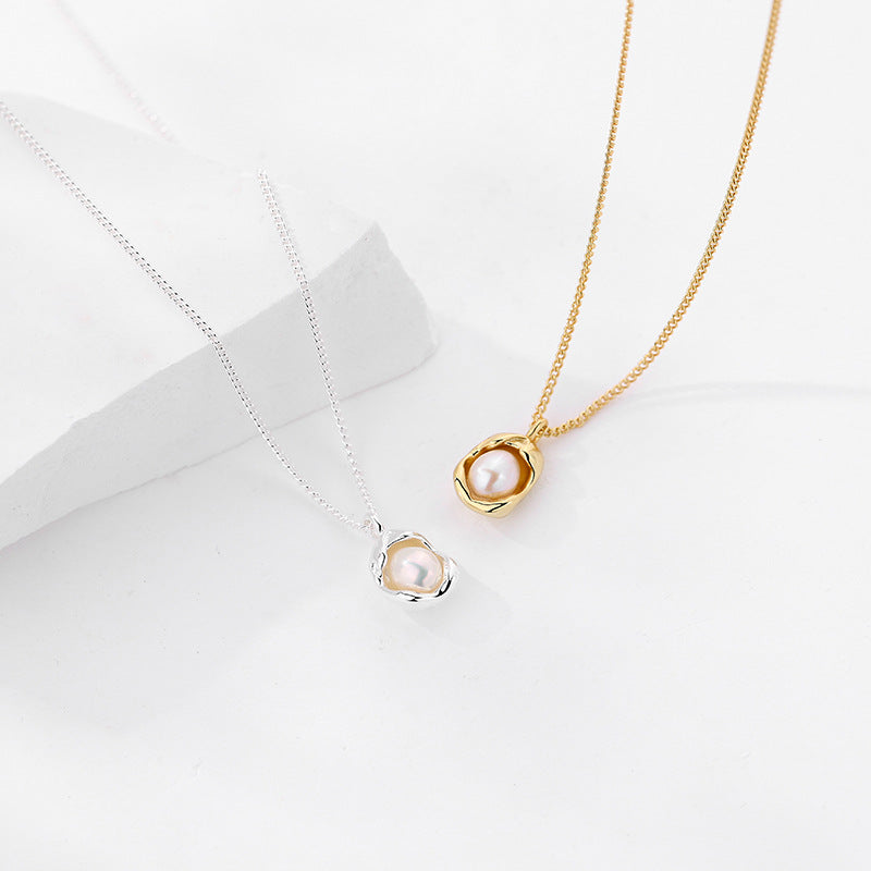 Egg Shape Pearl Pendant Necklace