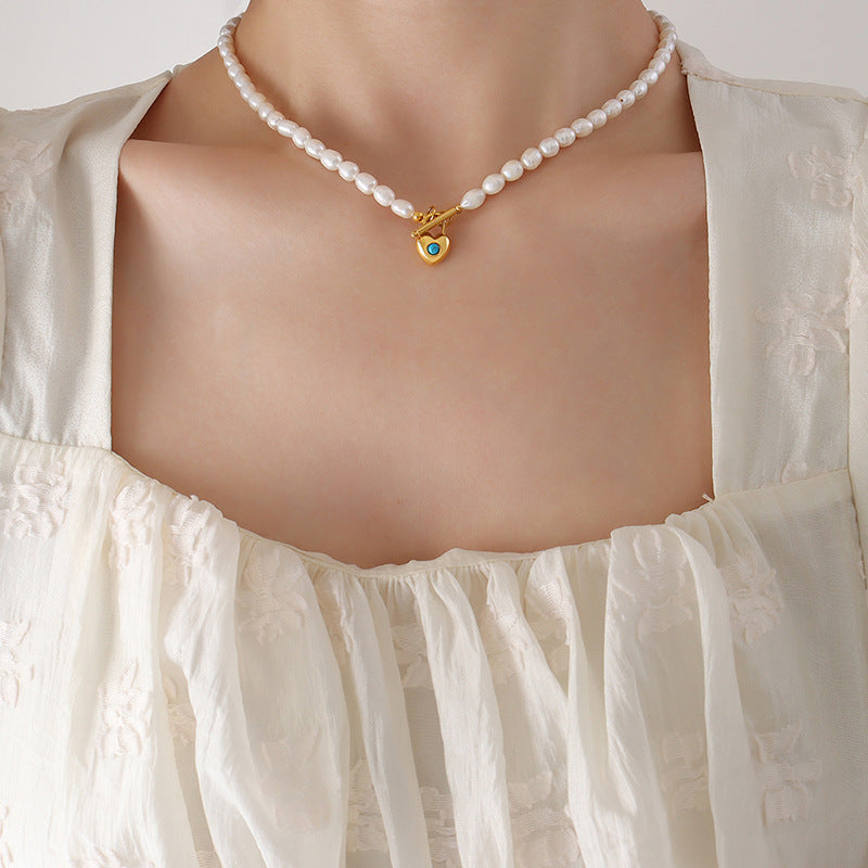 OT Clasp Pearl Necklace With Heart Pendant