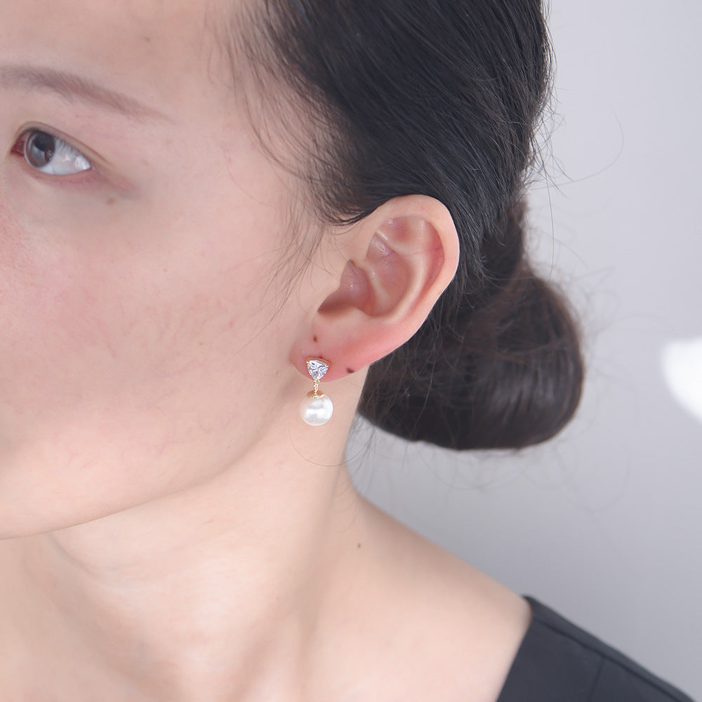 Dainty Heart Zircon Pearl Earring