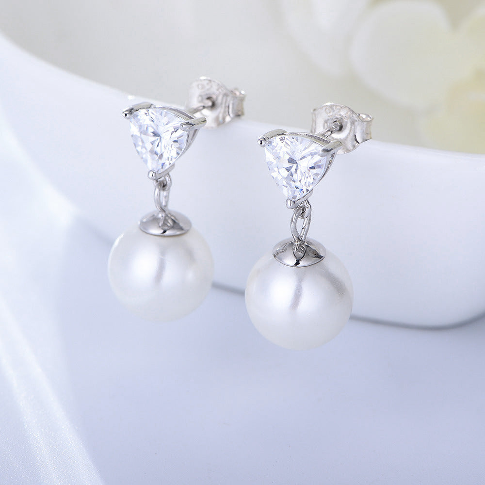 Dainty Heart Zircon Pearl Earring