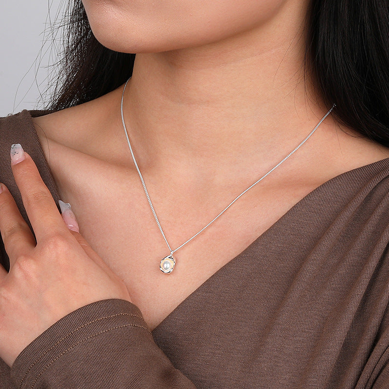 Egg Shape Pearl Pendant Necklace