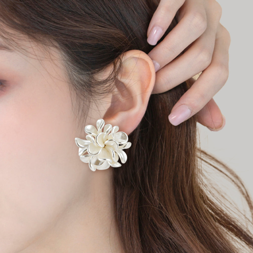 Flower Pearl Petal Earrings